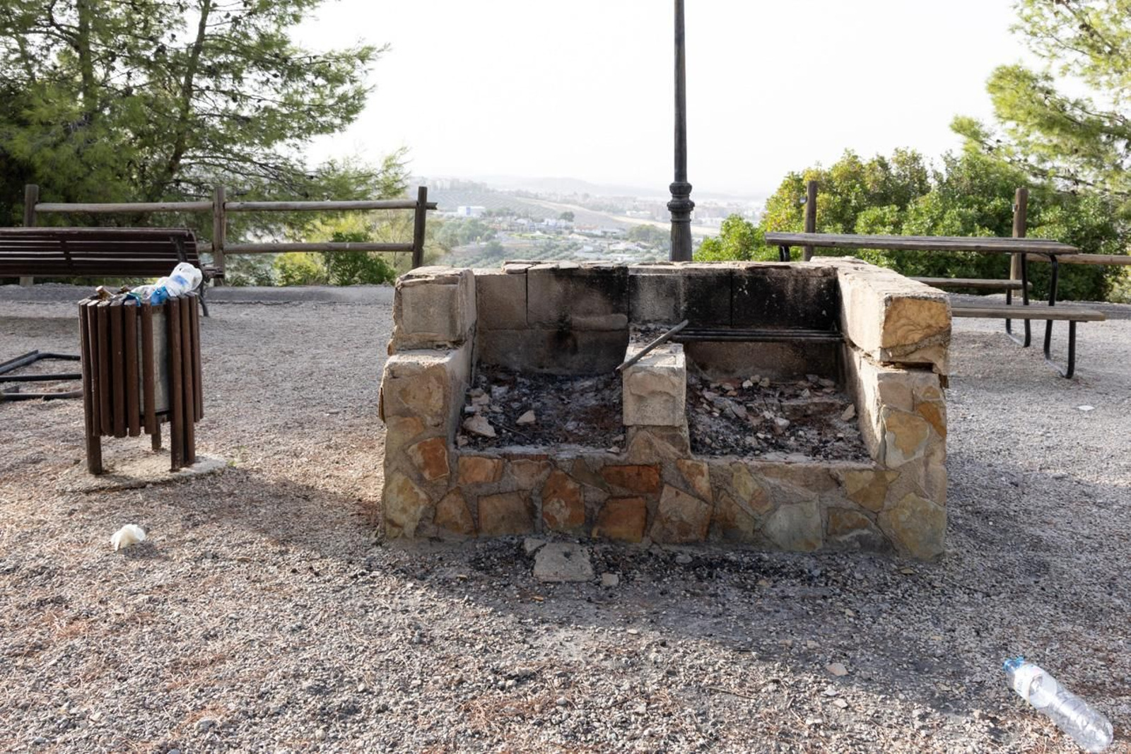 Estado de abandono del parque del Cerro de las Canteras