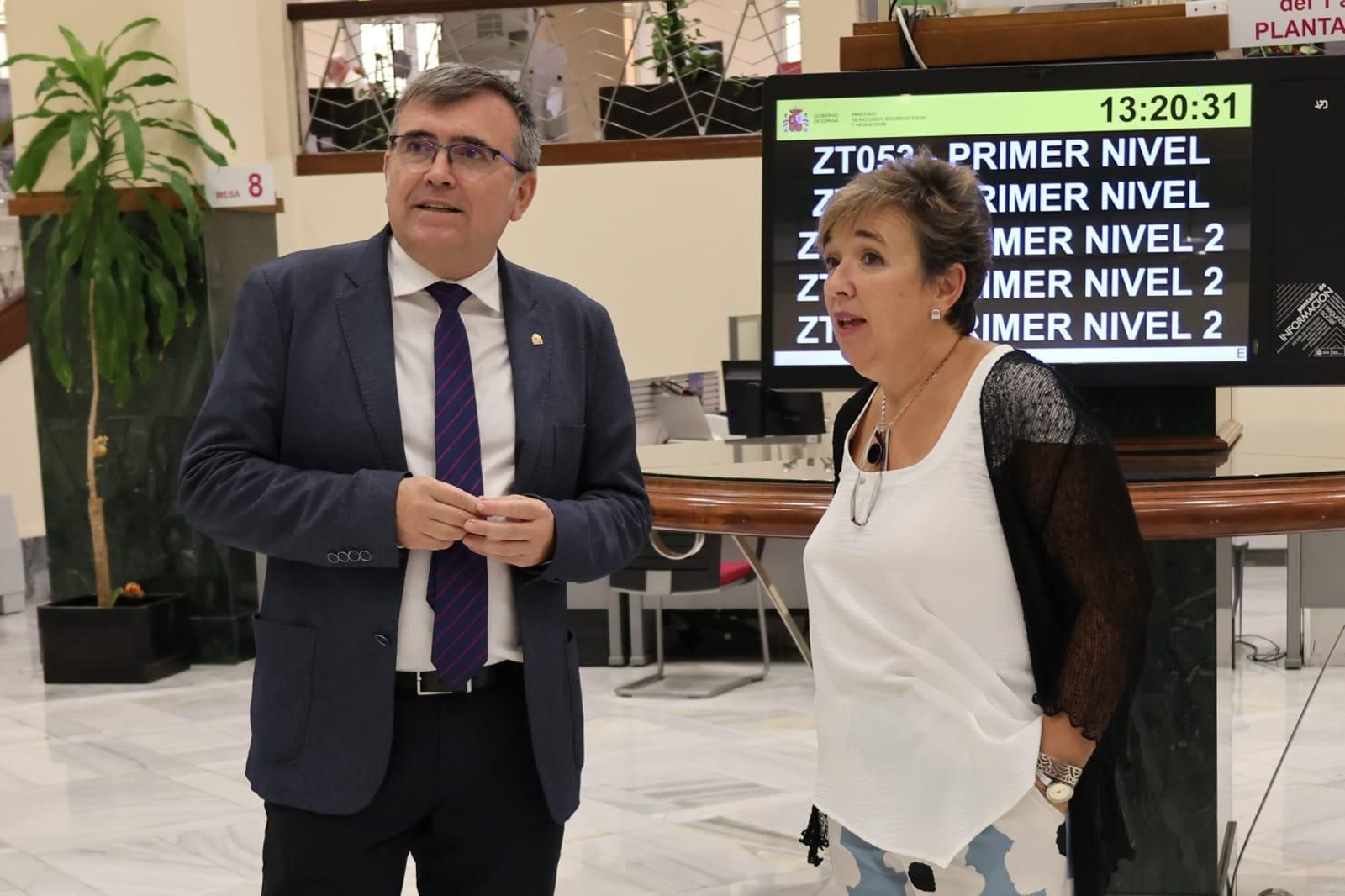El subdelegado del Gobierno, Jose Antonio Montilla, ha visitado la sede de la Tesorería General de la Seguridad Social en Granada donde trabajan 252 funcionarios El subdelegado del Gobierno, Jose Antonio Montilla, ha visitado la sede de la Tesorería General de la Seguridad Social en Granada donde trabajan 252 funcionarios