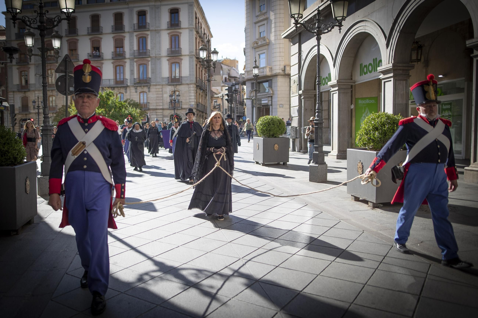 Las mejores imágenes de la tradicional proecesión en honor a Mariana Pineda en Granada