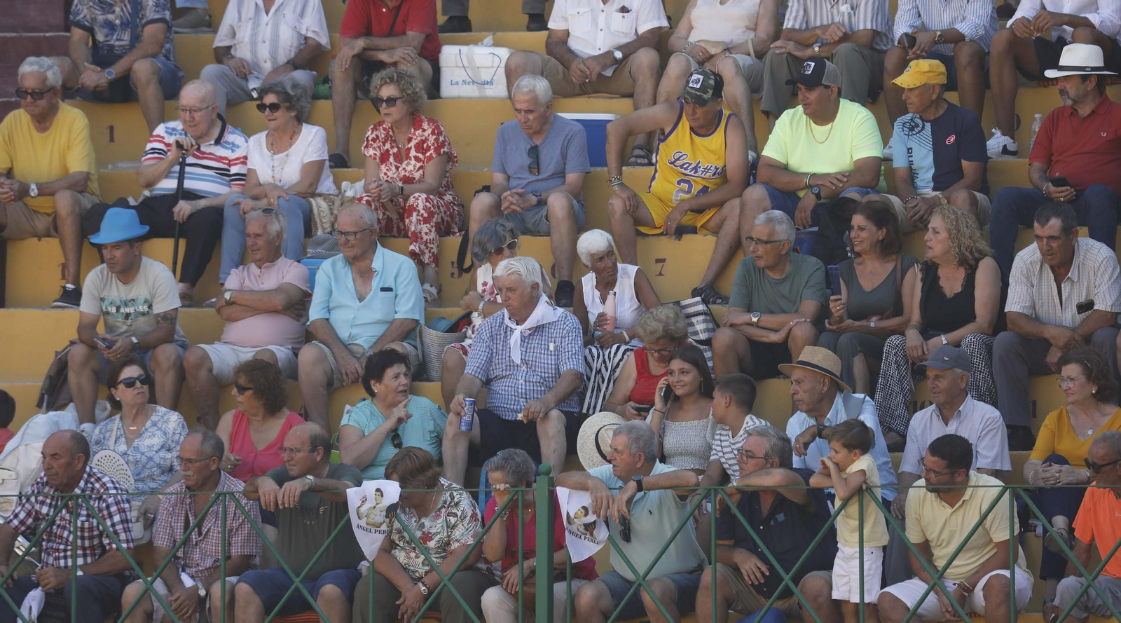 Las fotos de la primera semifinal del ciclo de novilladas de las Escuelas de Tauromaquia de Andalucía en La Línea