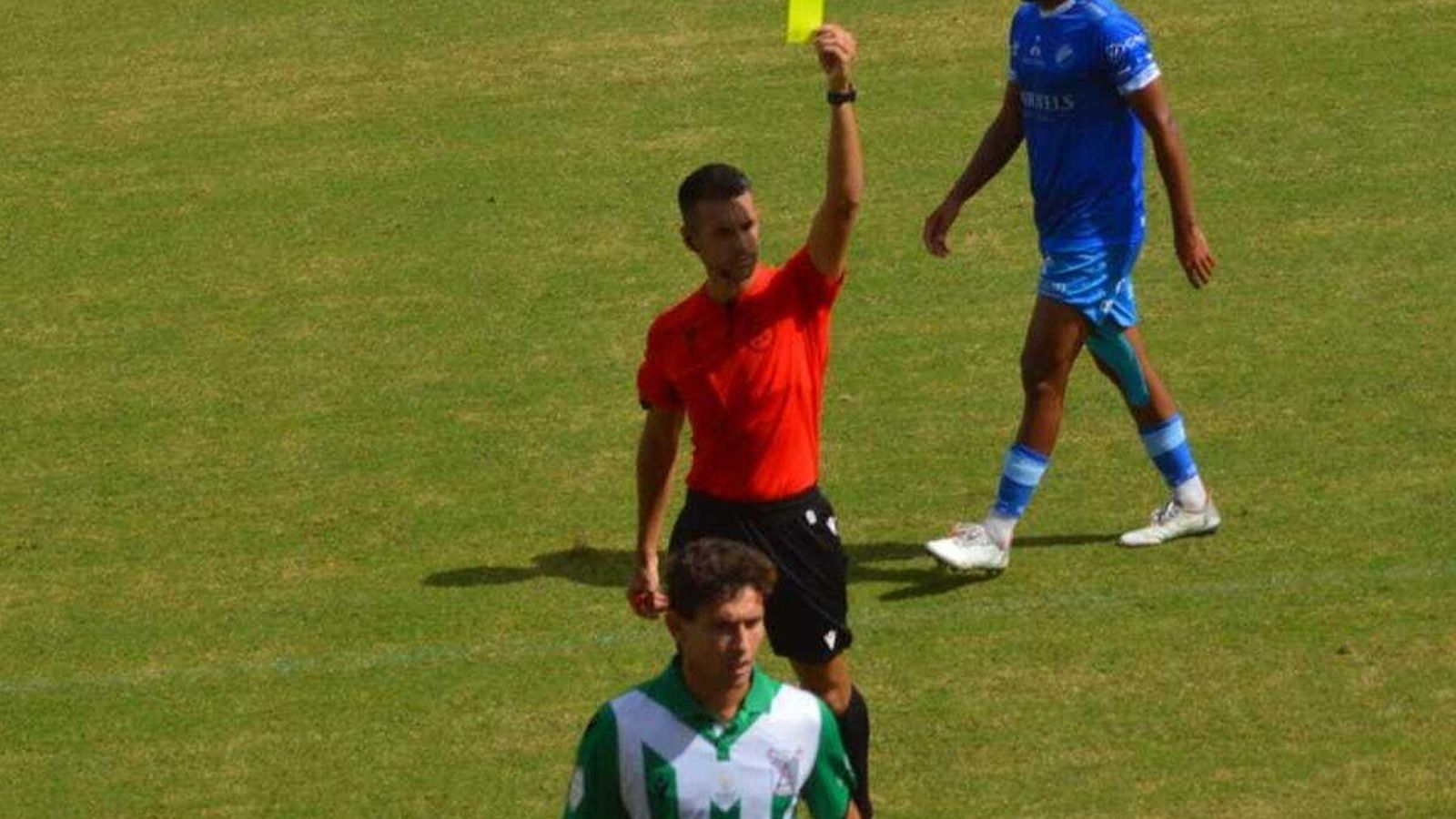 Miranda Bolaños expulsó a Simeone y mostró siete amarillas más. Miranda Bolaños expulsó a Simeone y mostró siete amarillas más.