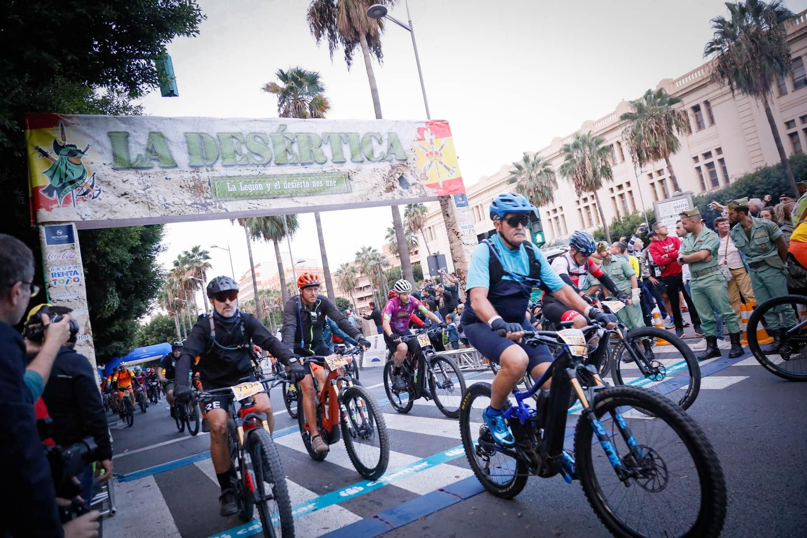 Así ha sido la salida de La Desértica desde la Rambla de Almería