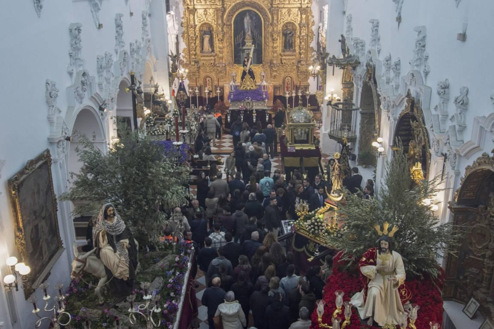 Las fotos de las cofradías de la Magna de Priego de Córdoba, suspendida por la lluvia