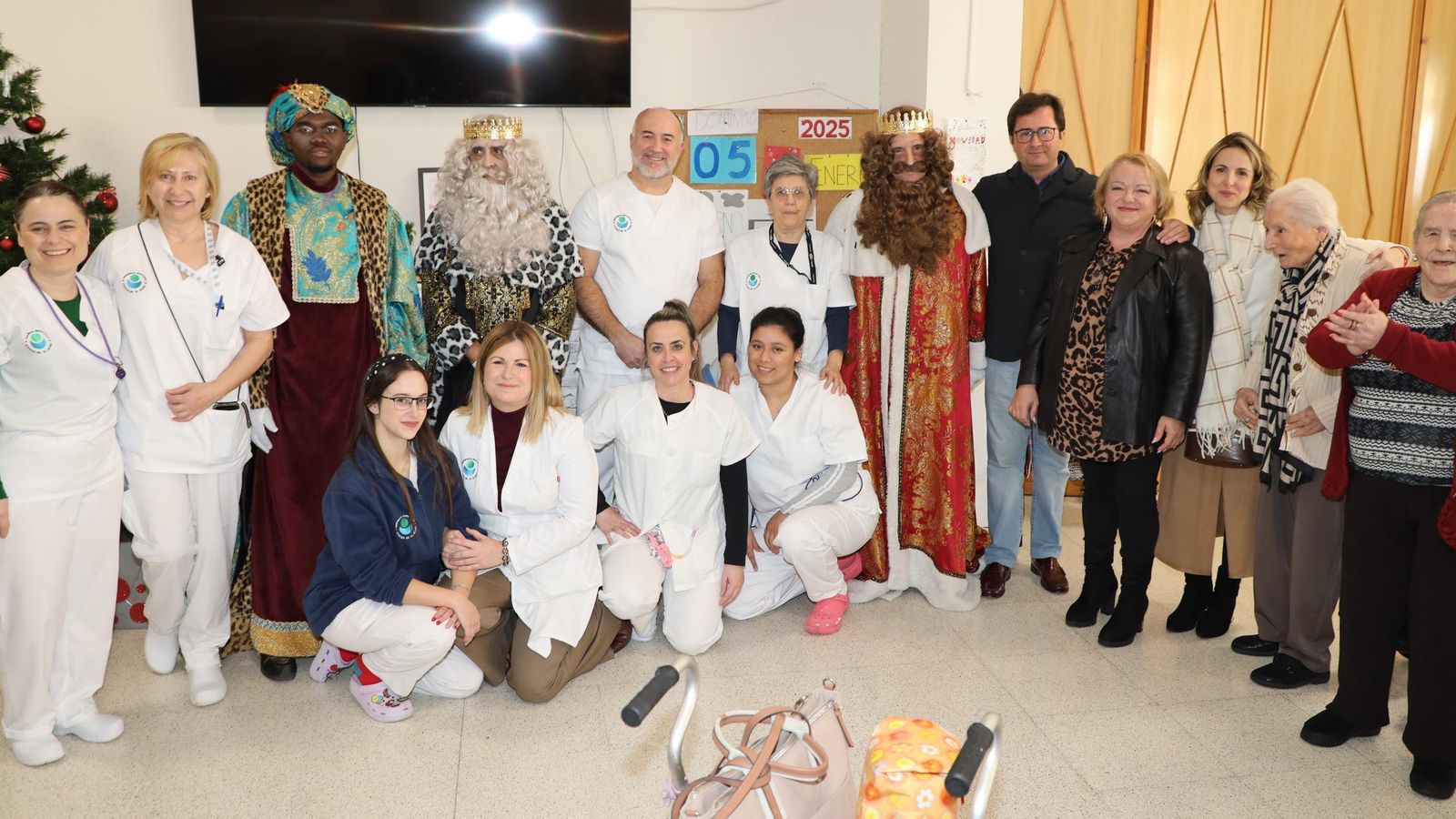 Visita de Melchor, Gaspar y Baltasar a la Residencia Ciudad de El Ejido.
