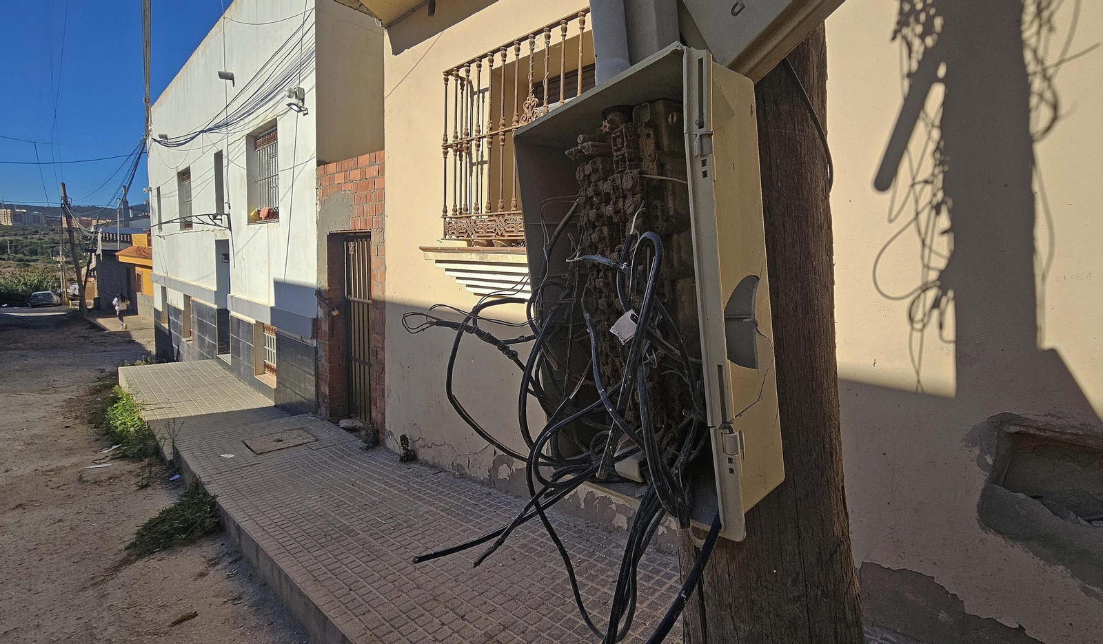 Fotos de los desperfectos de la barriada de La Capelina en Algeciras