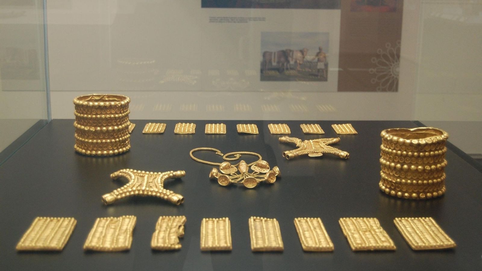 Las piezas del Tesoro del Carambolo.