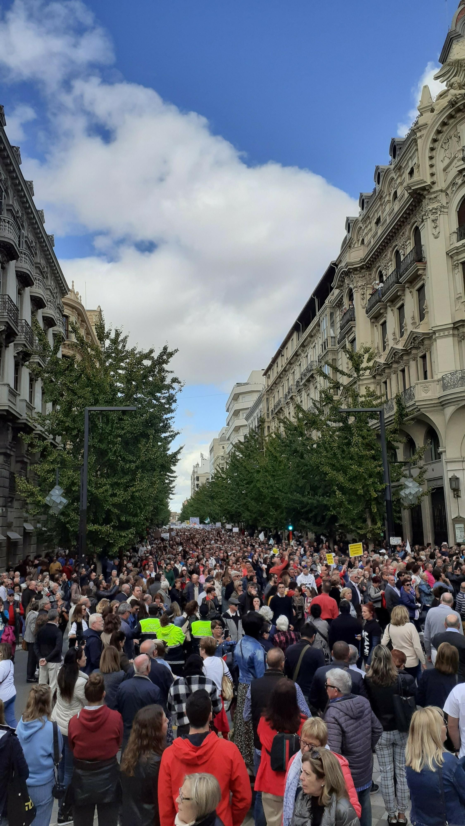 La vista de los manifestantes por toda la Gran Vía