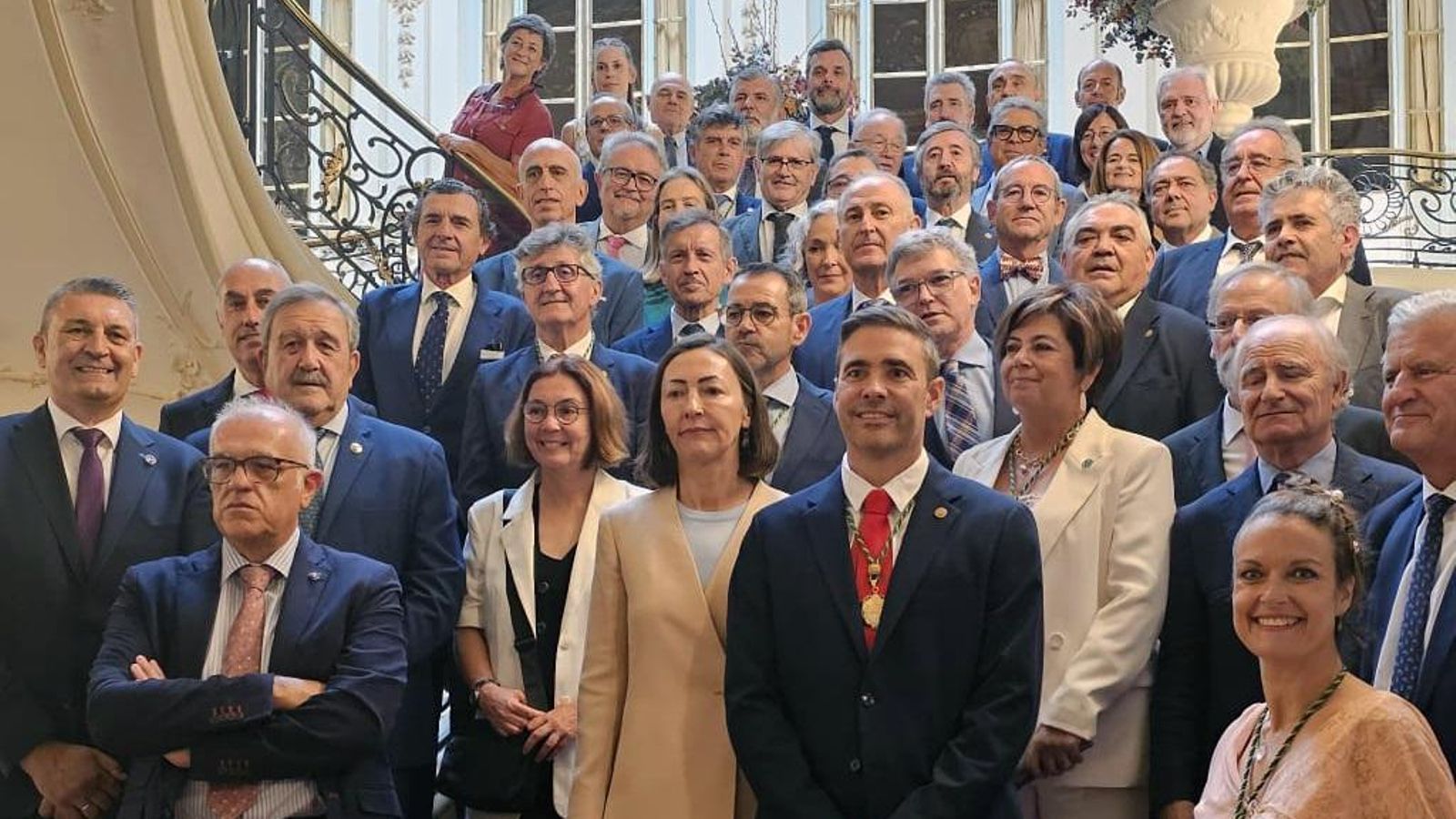 Los presidentes provinciales junto a la nueva Junta Ejecutiva de la Organización Colegial Veterinaria.