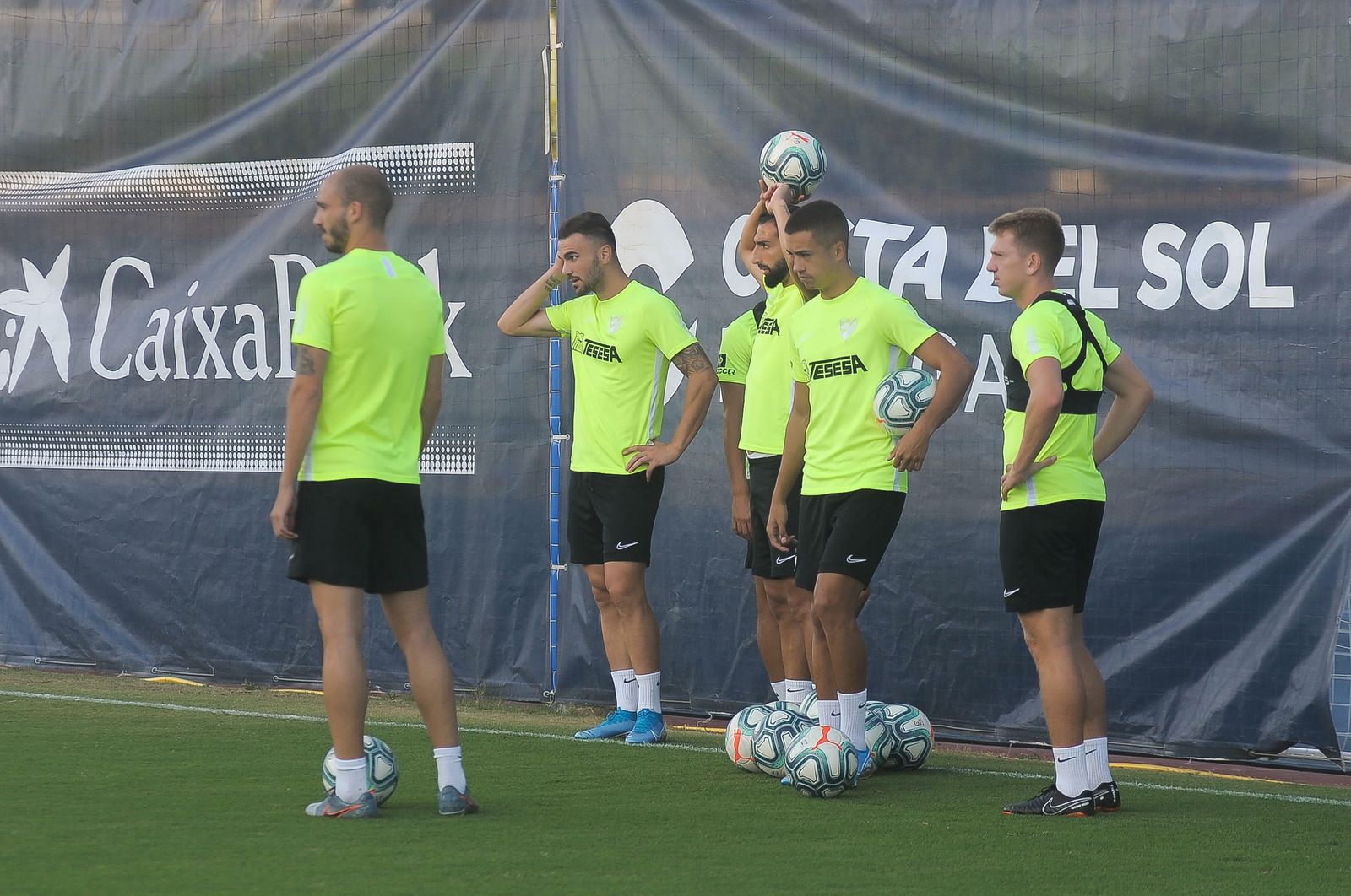 Las fotos del entrenamiento del Málaga CF tras la tormenta