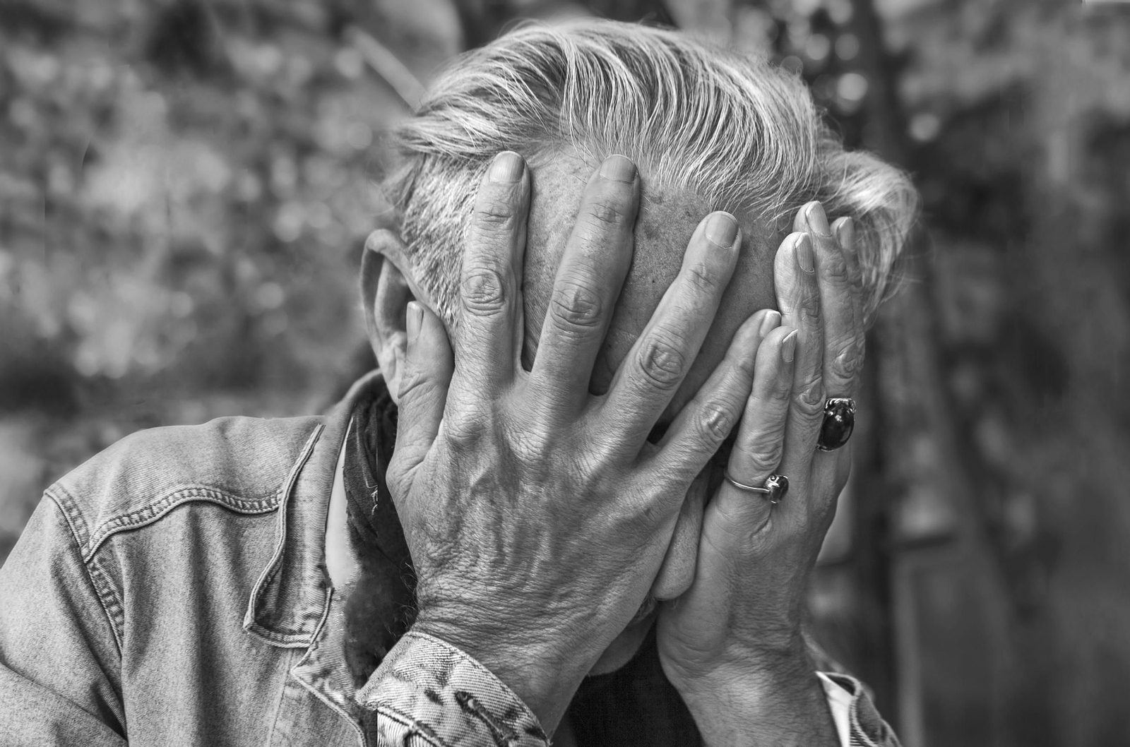 Los tiempos de sordoceguera recreados por el artista multidisciplinar José Hinojo.