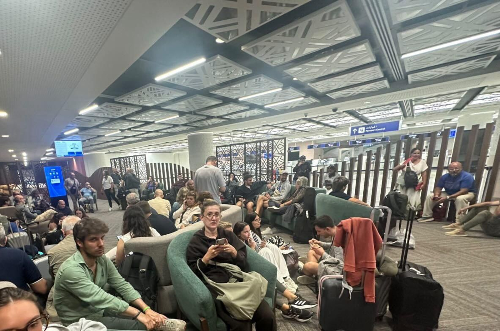 Los españoles atrapados en el aeropuerto de Arabia Saudí.