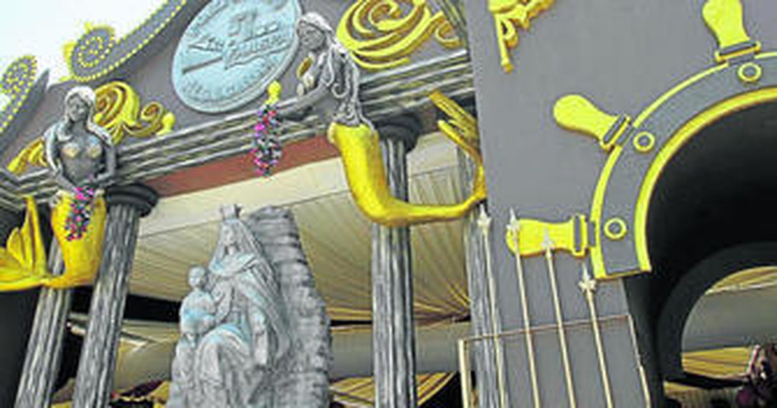 La fachada de la caseta Portuarios, primer premio.