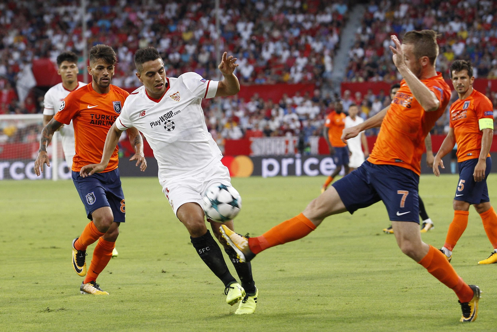 Las imágenes del Sevilla-Basaksehir