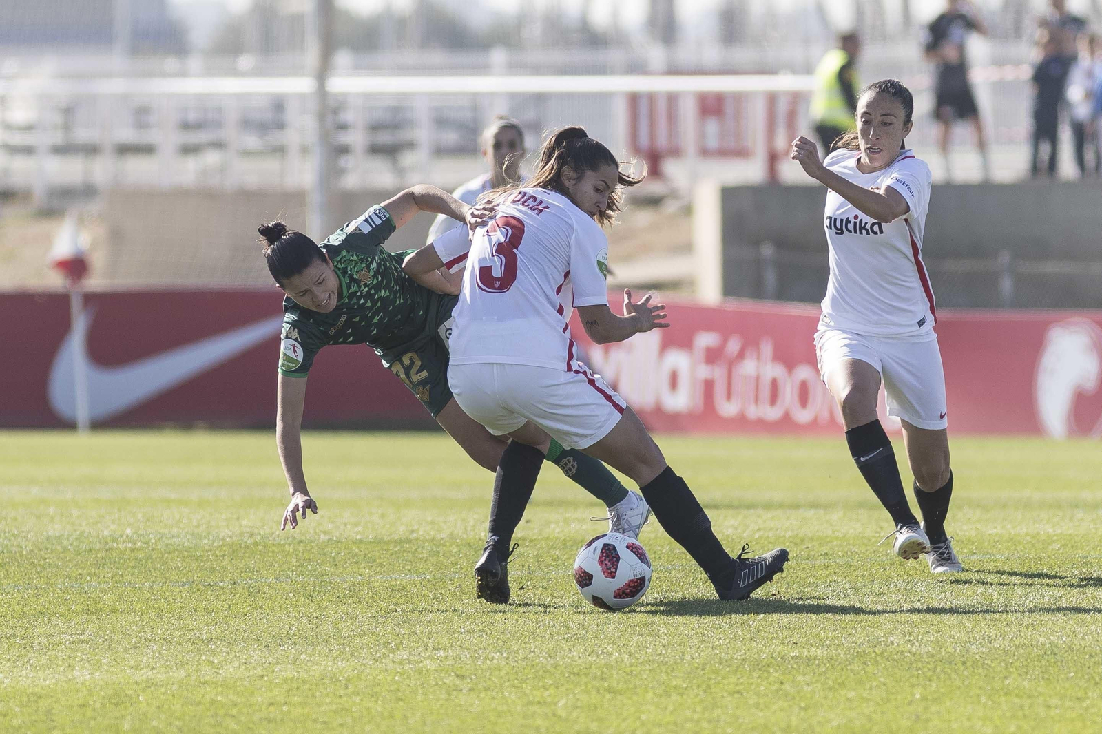 Las imágenes del derbi femenino Sevilla-Betis