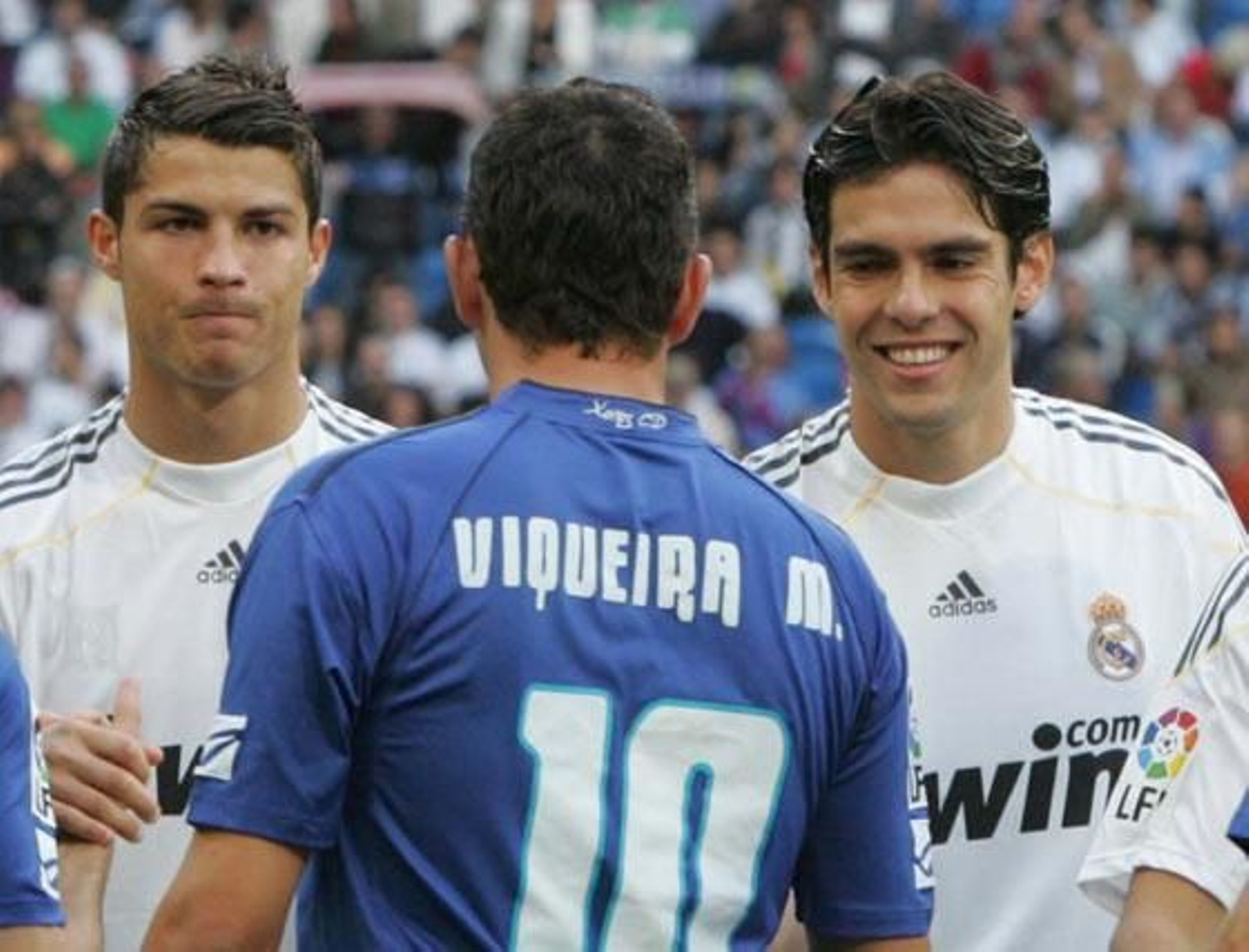 La transformación del Xerez en la 2008-2009 llevó al equipo a la gloria de la Primera División y a los mejores campos del mundo, como el Bernabeu, donde Viqueira sobresalió dirigiendo al equipo desde el centro del campo