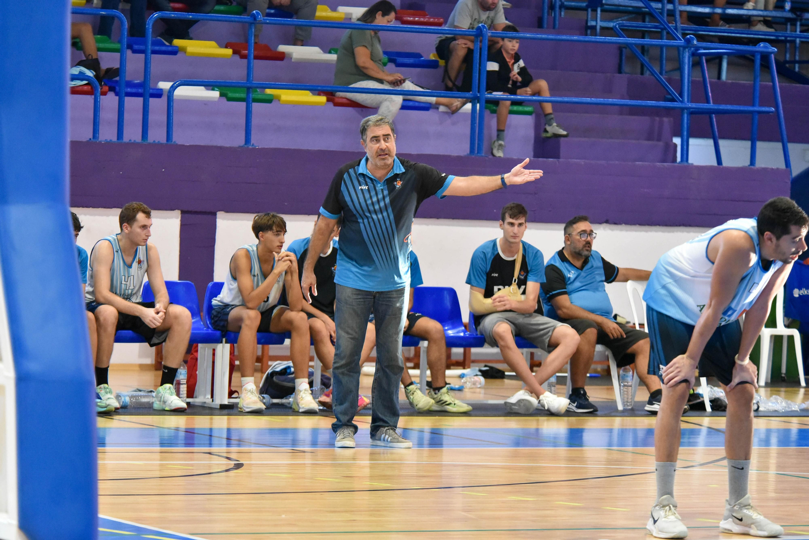 Las fotos de la semifinal de la Copa Diputación de baloncesto: ULB-Cimbis