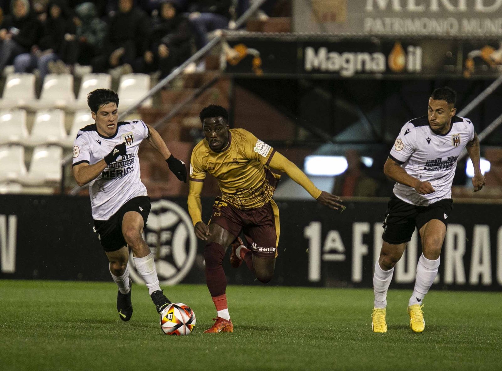 Las mejores fotos del Mérida - Córdoba CF en el Romano José Fouto