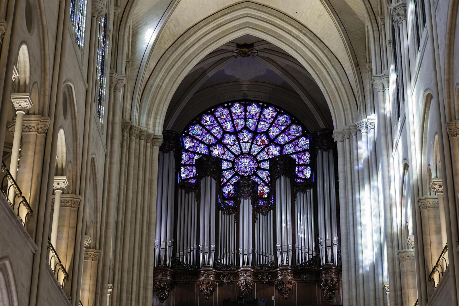 Así es el nuevo interior de Notre Dame tras la restauración Así es el nuevo interior de Notre Dame tras la restauración