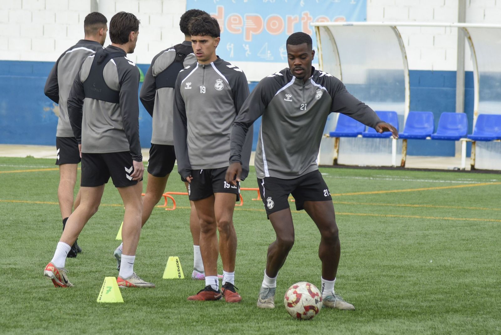 Las fotos del primer entrenamiento de la Balona tras el parón de Navidad