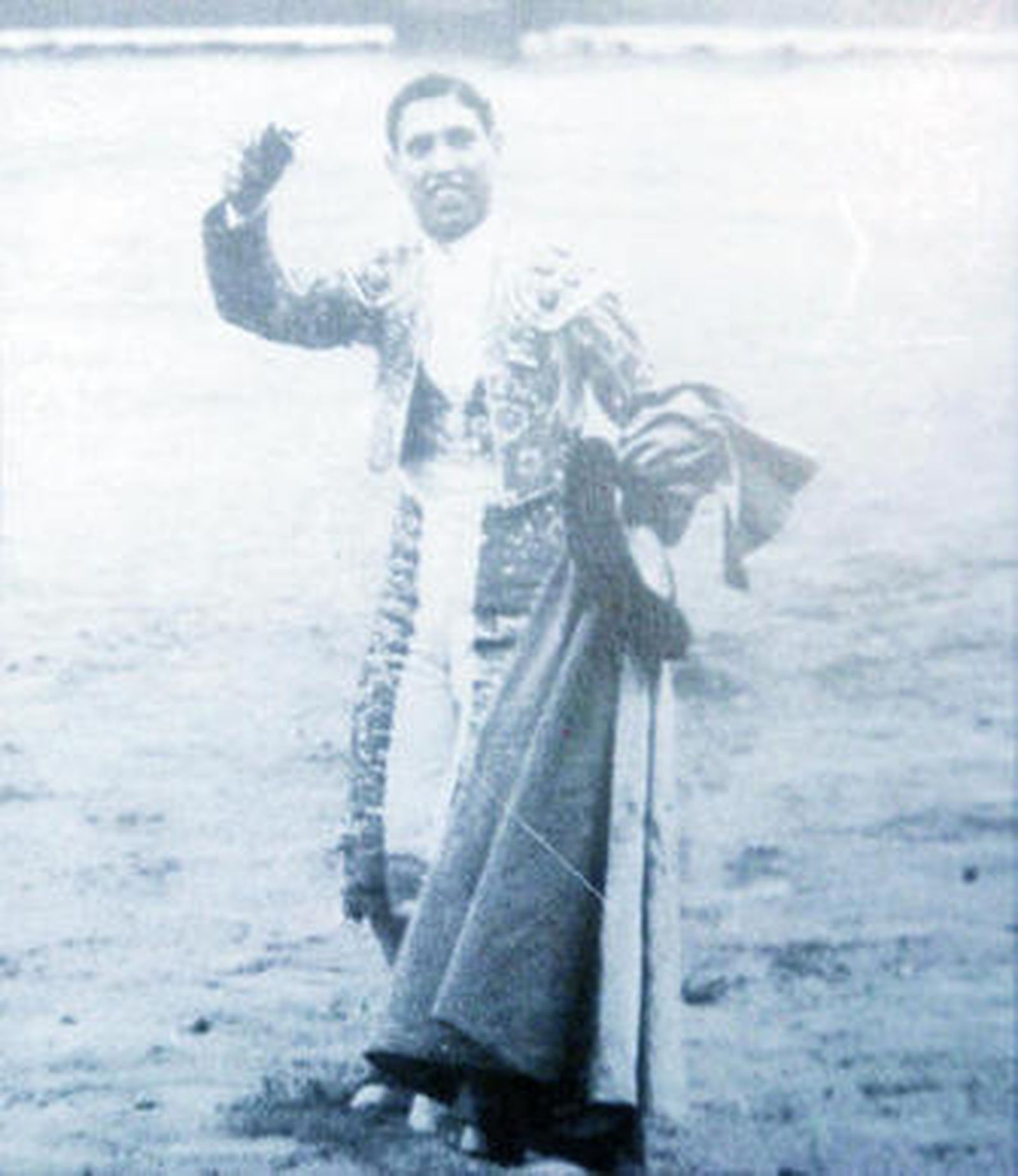 Manuel Báez 'Litri' en una de sus innumerables tardes triunfales.