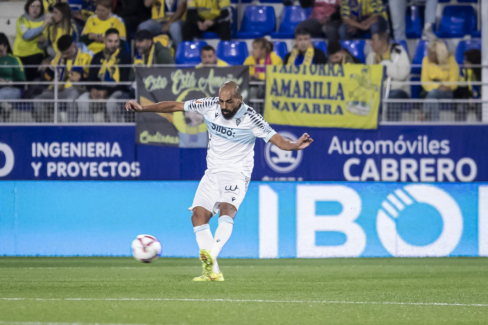 Las imágenes del partido entre el Huesca y el Cádiz C.F