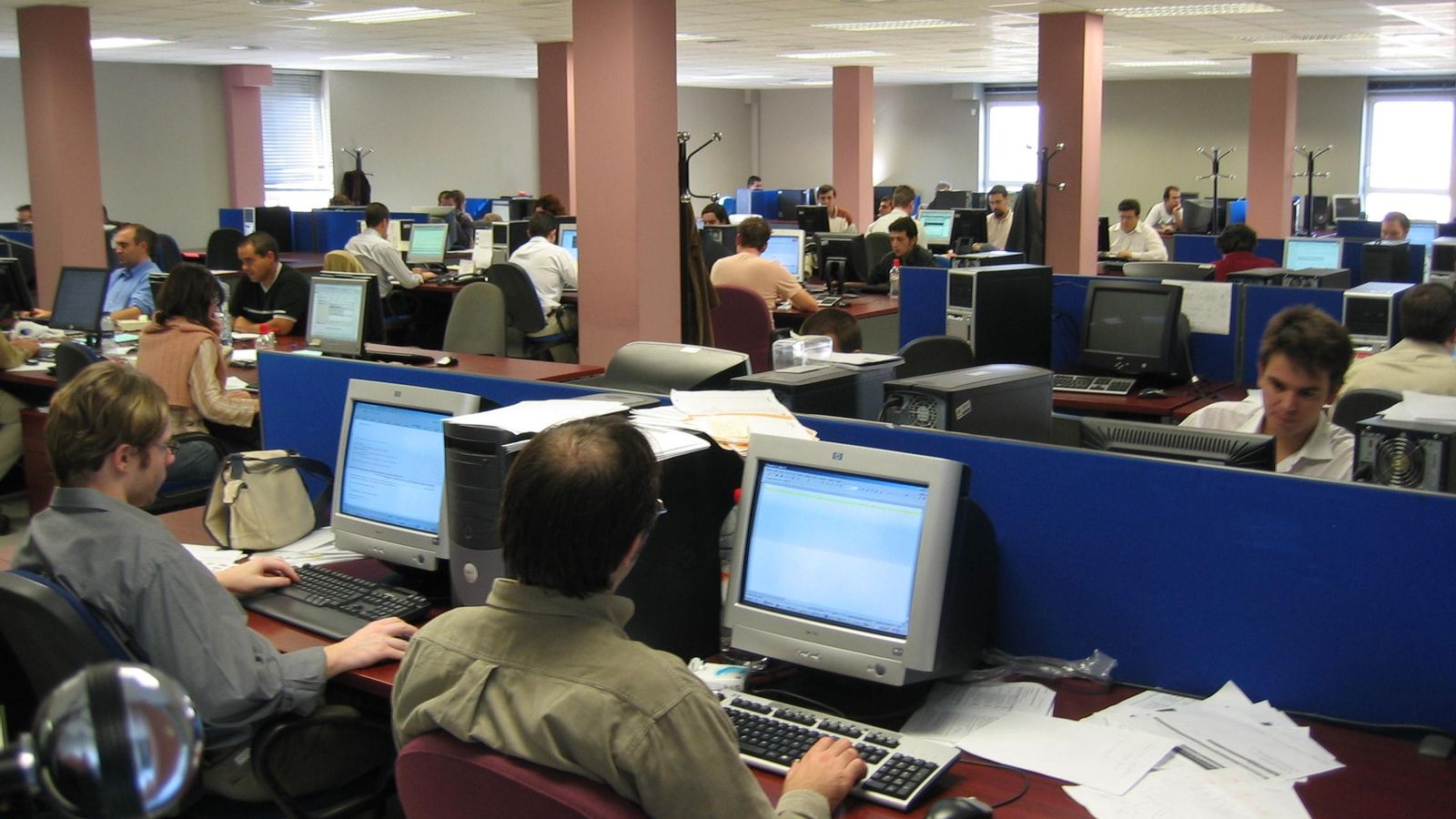 Trabajadores en una empresa ubicada en el PTA