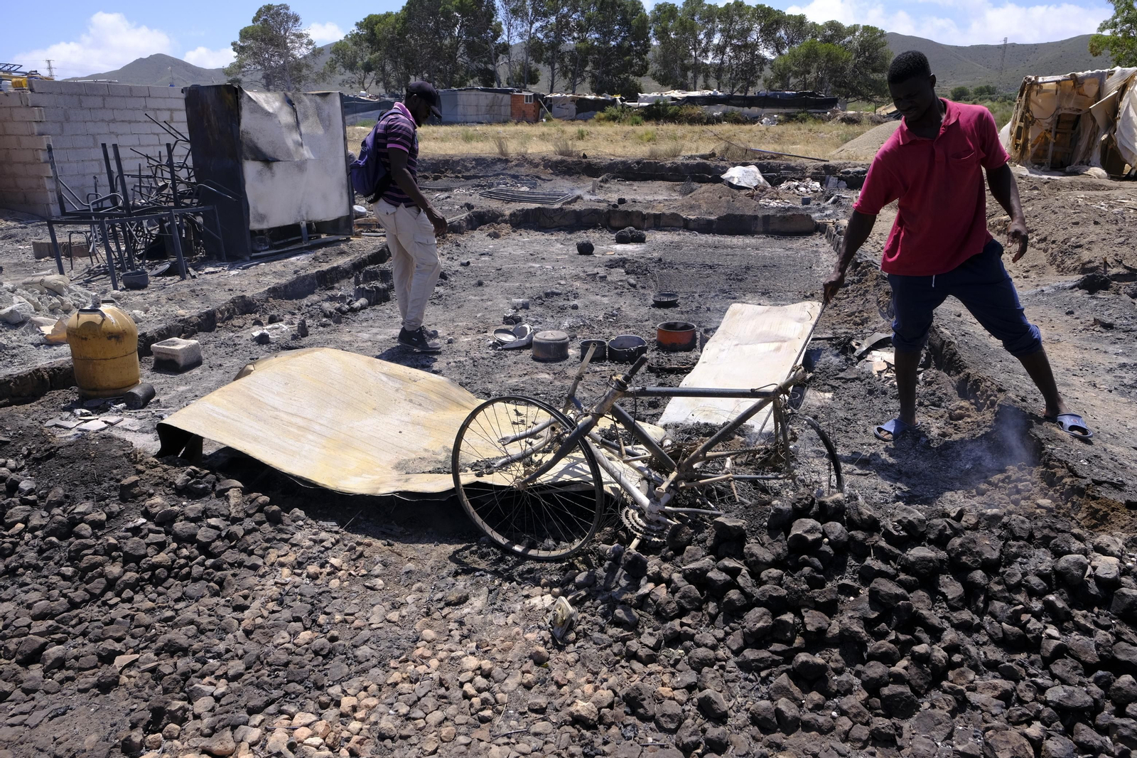 Fotogalería incendio asentamiento de chabolas en Atochares-Níjar (Almería)