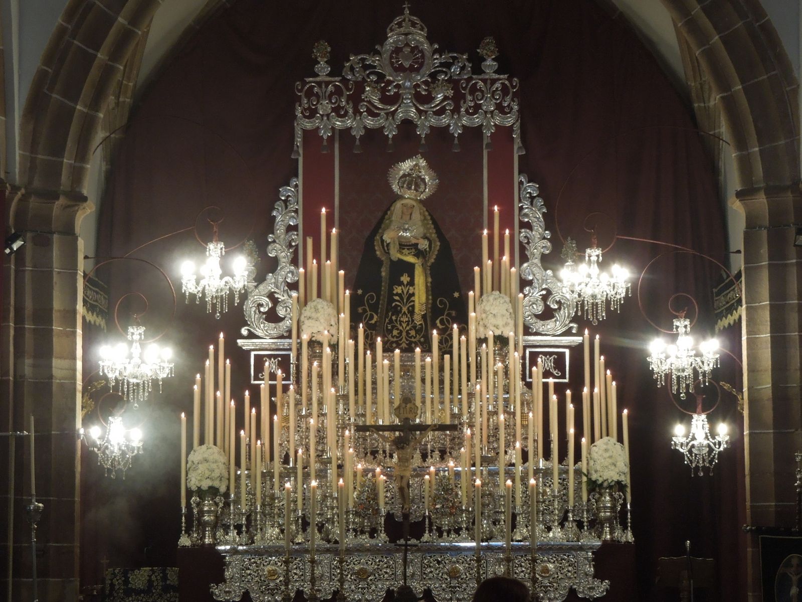 Nuevo altar de la Virgen de los Dolores de Pedro Abad.
