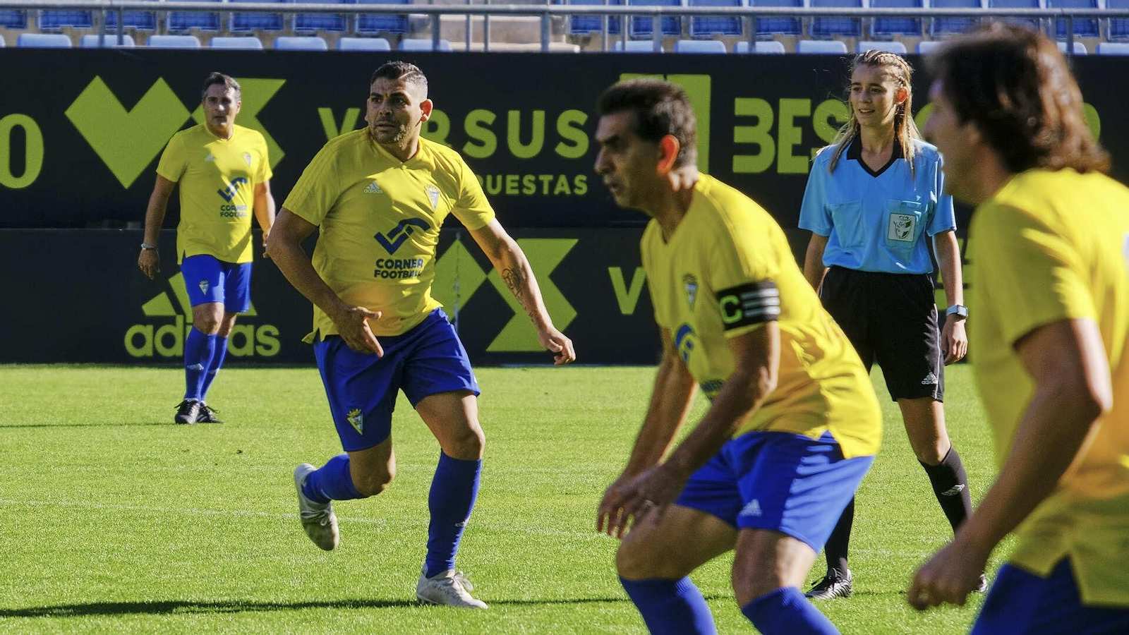 Partido de fútbol a beneficio de la Asociación de Reyes Magos en Carranza