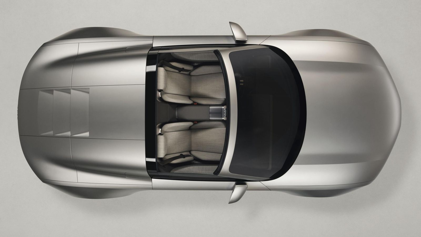 Nunca en su recorrido Audi utilizó un techo rígido retráctil en sus descapotables como lo haría en el futuro TT: los roadster de las anteriores generaciones usaban techos de lona.