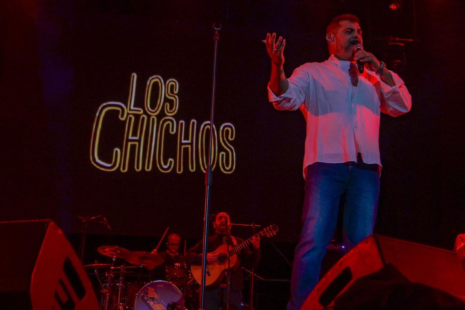 Así fue el concierto, bajo la lluvia, de Los Chichos en Granada