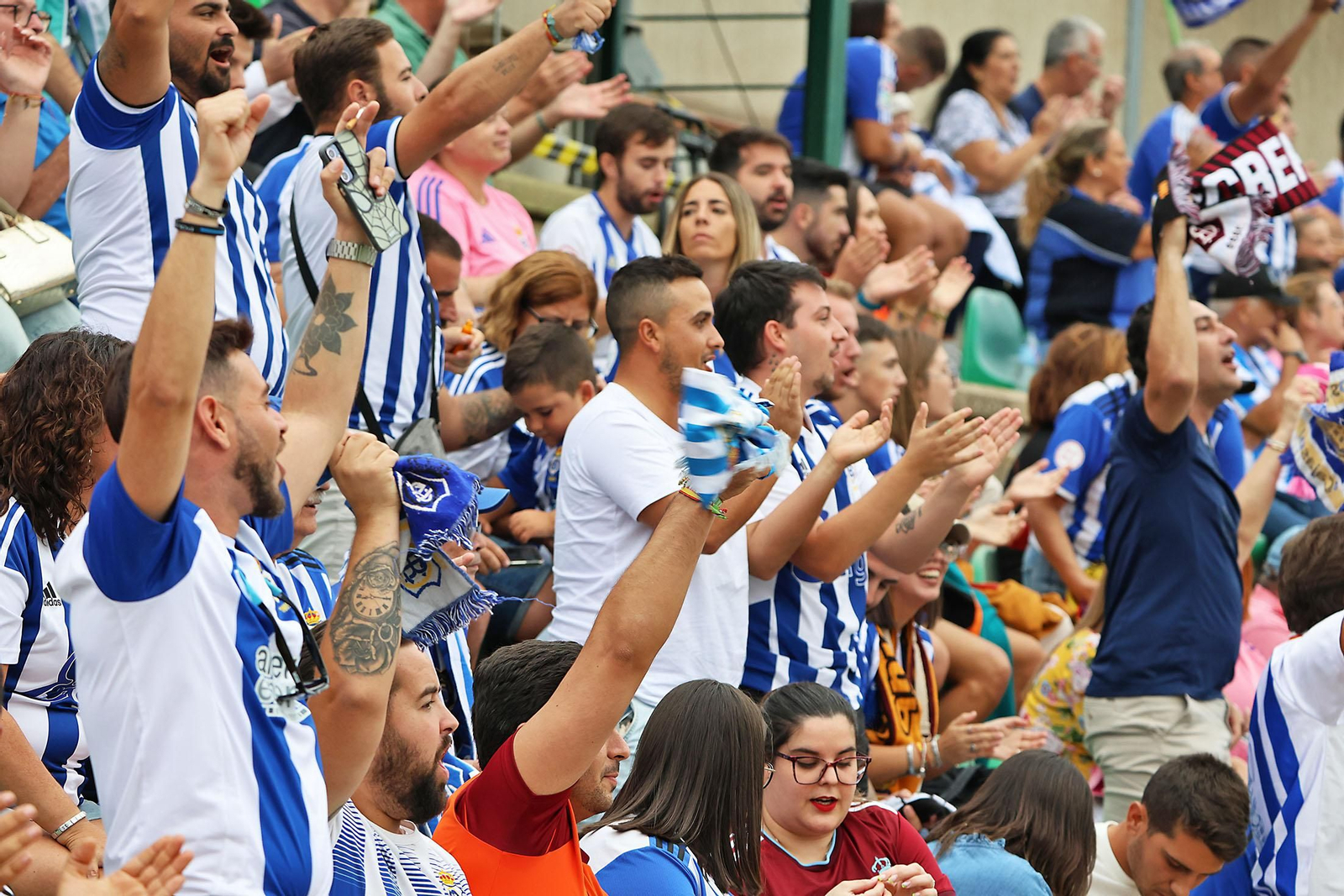 Búscate en las gradas del Betis Deportivo-Recreativo de Huelva
