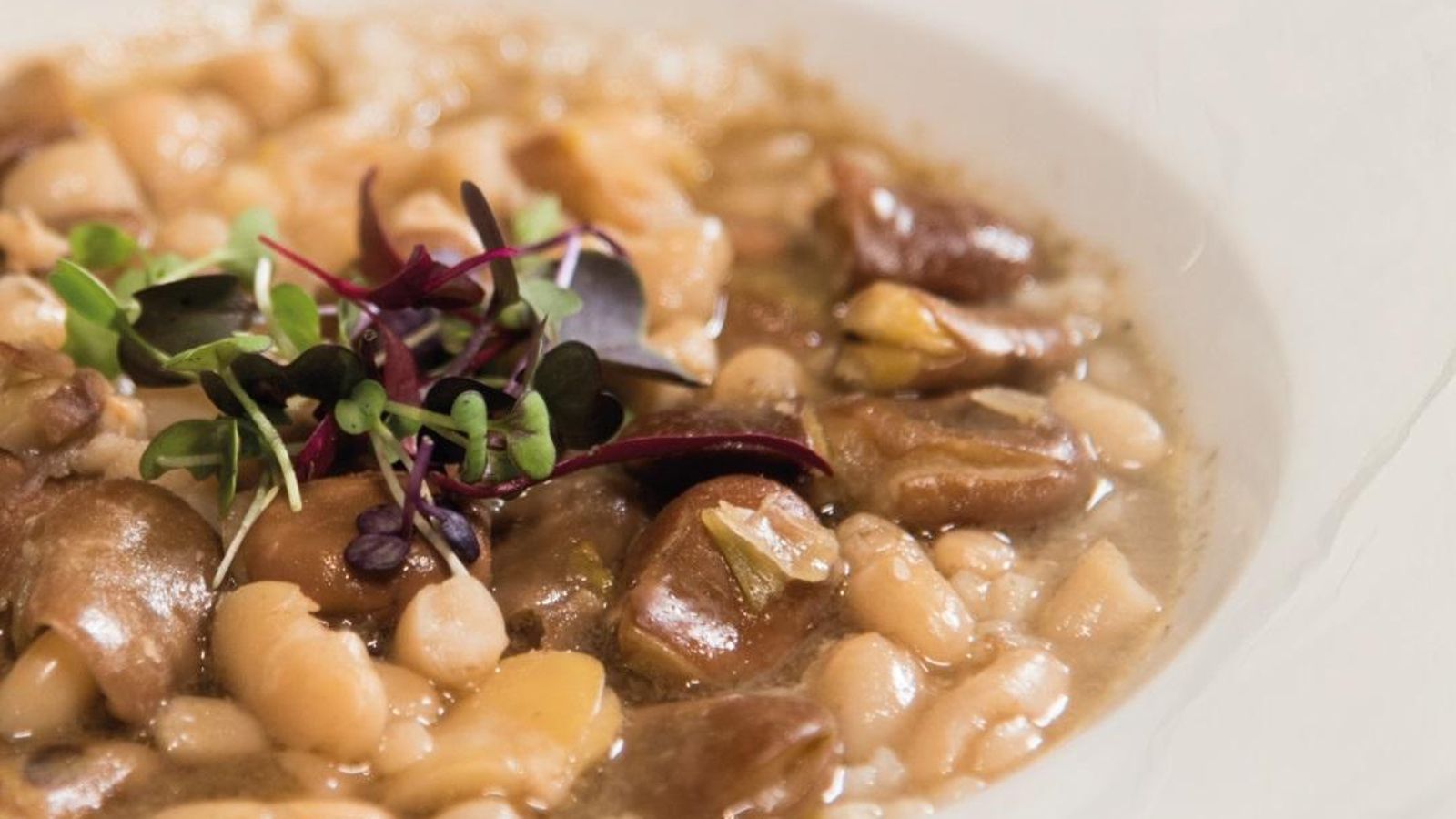 La Olla de San Antón se podrá degustar en los diferentes restaurantes que Los Manueles tienen en Granada.