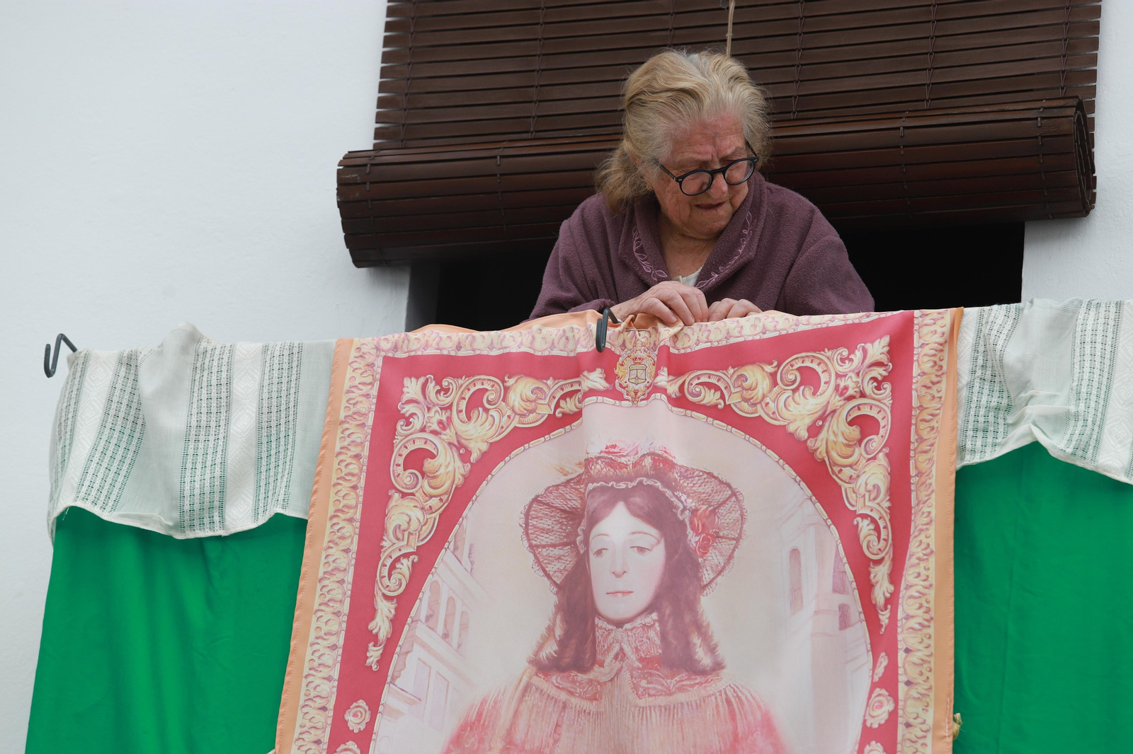 Imágenes de la jornada especial vivida en Almonte sin la procesión de la Virgen del Rocío