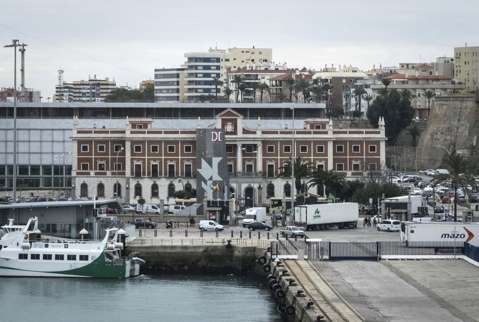 Vista aérea del puerto gaditano.