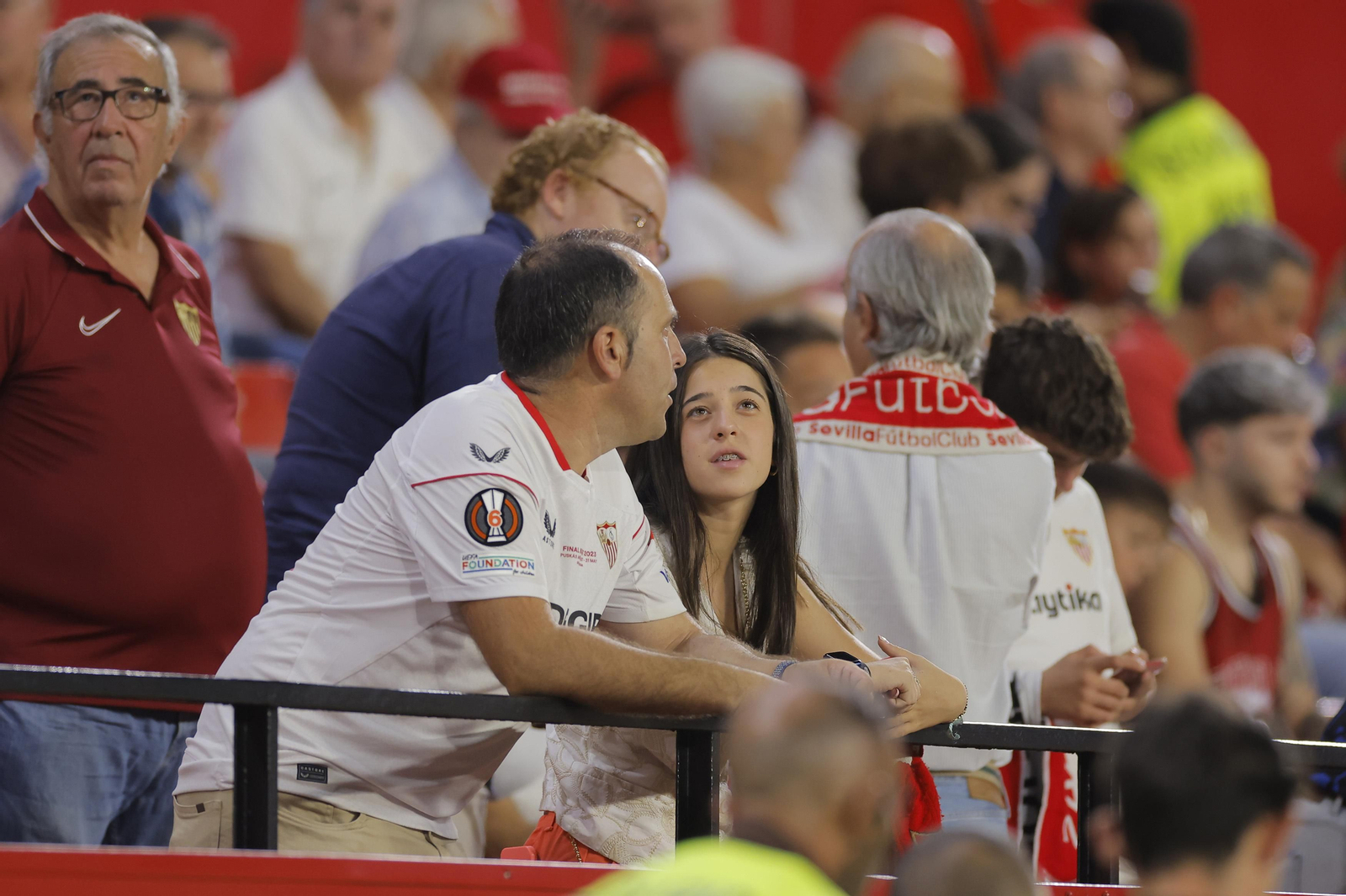 Búscate en las fotos del Sevilla-Rayo