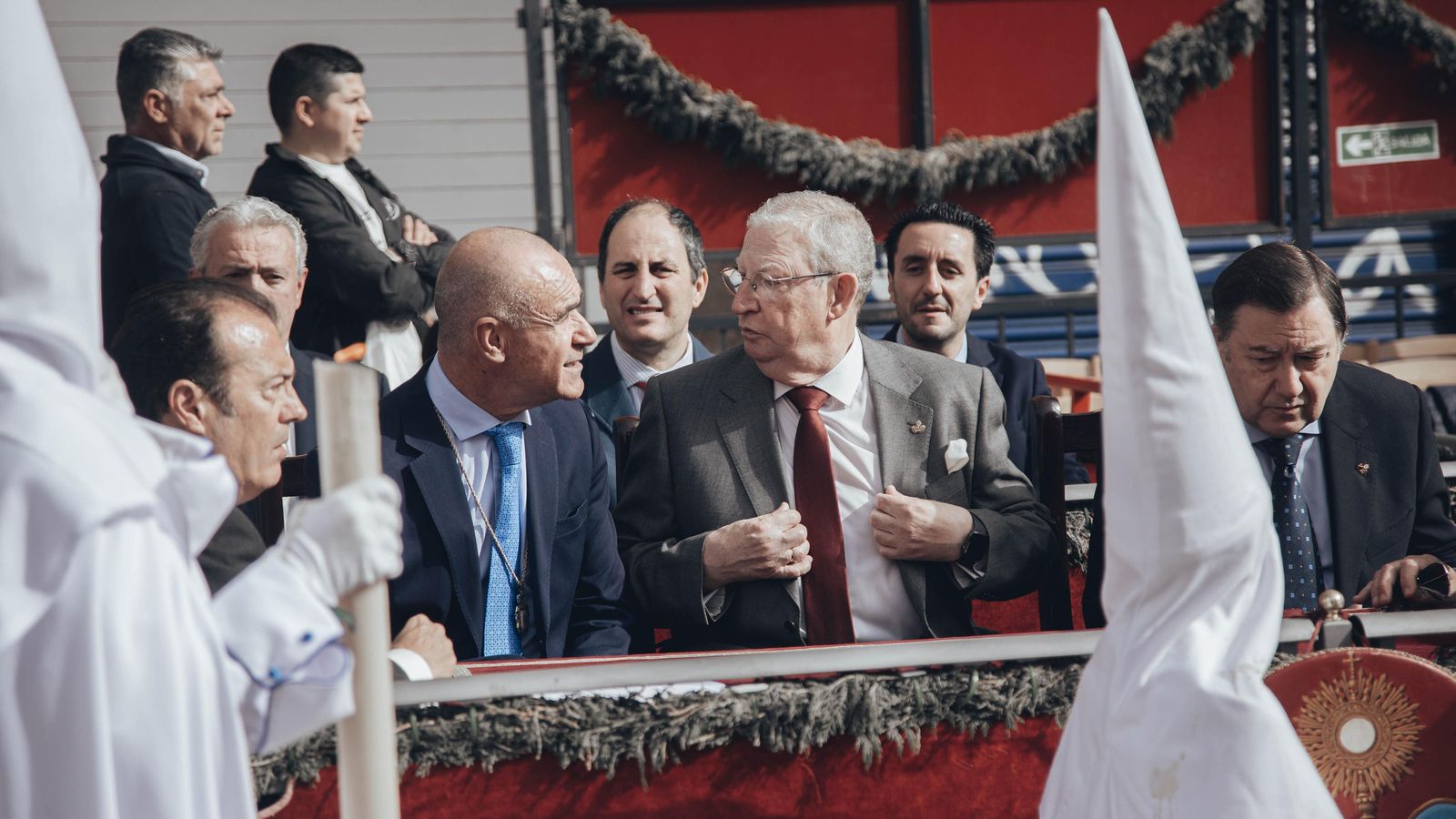 El alcalde y el presidente del Consejo en el palquillo el pasado Domingo de Resurrección.