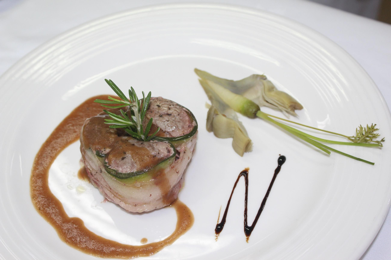 Las mejores fotos de la Terraza Carmona y sus jornadas del toro bravo en la cocina