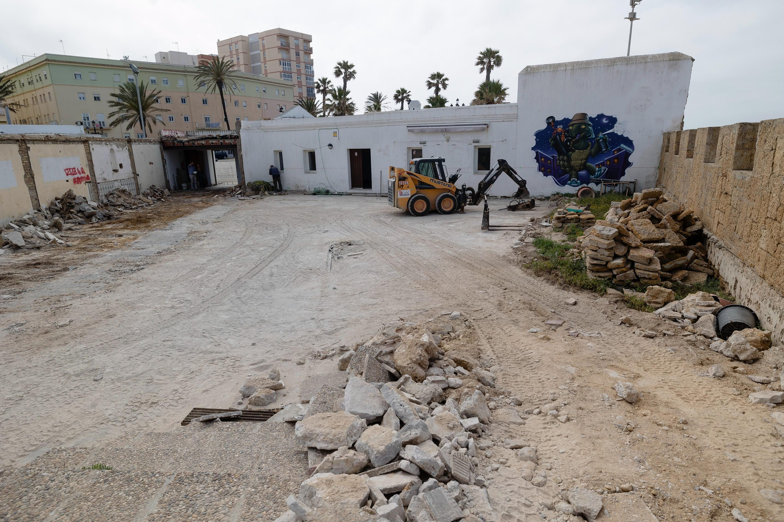 Imágenes del estado de las obras en el interior del Baluarte del Orejón de Cádiz