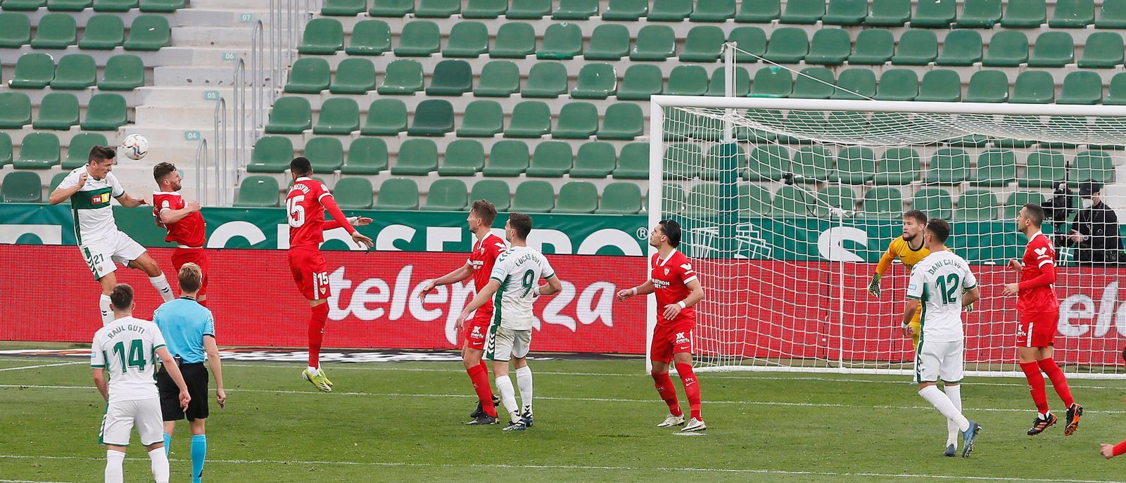 Las imágenes del Elche-Sevilla