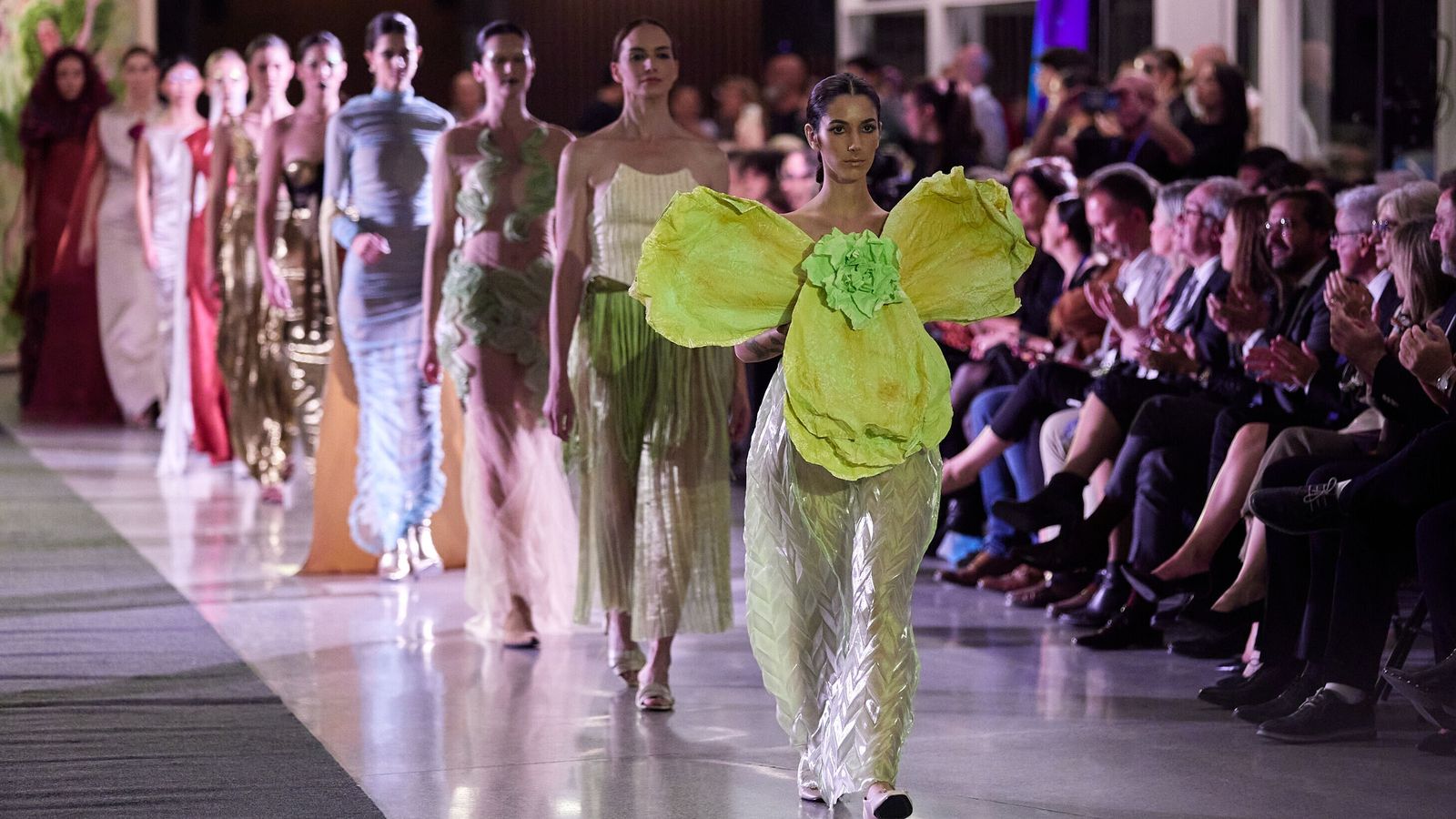 "Eternita" de las colecciones más vistosas.