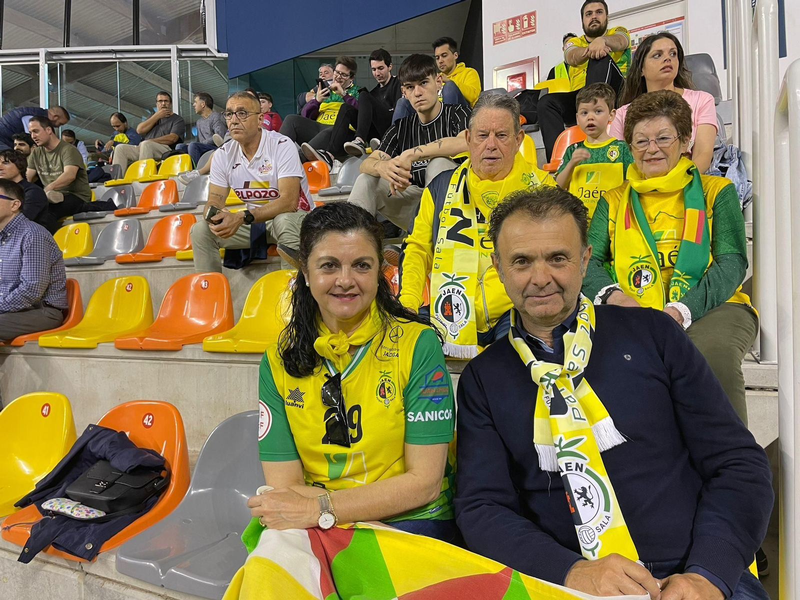 Fotogalería | La Marea Amarilla calienta motores para las semis