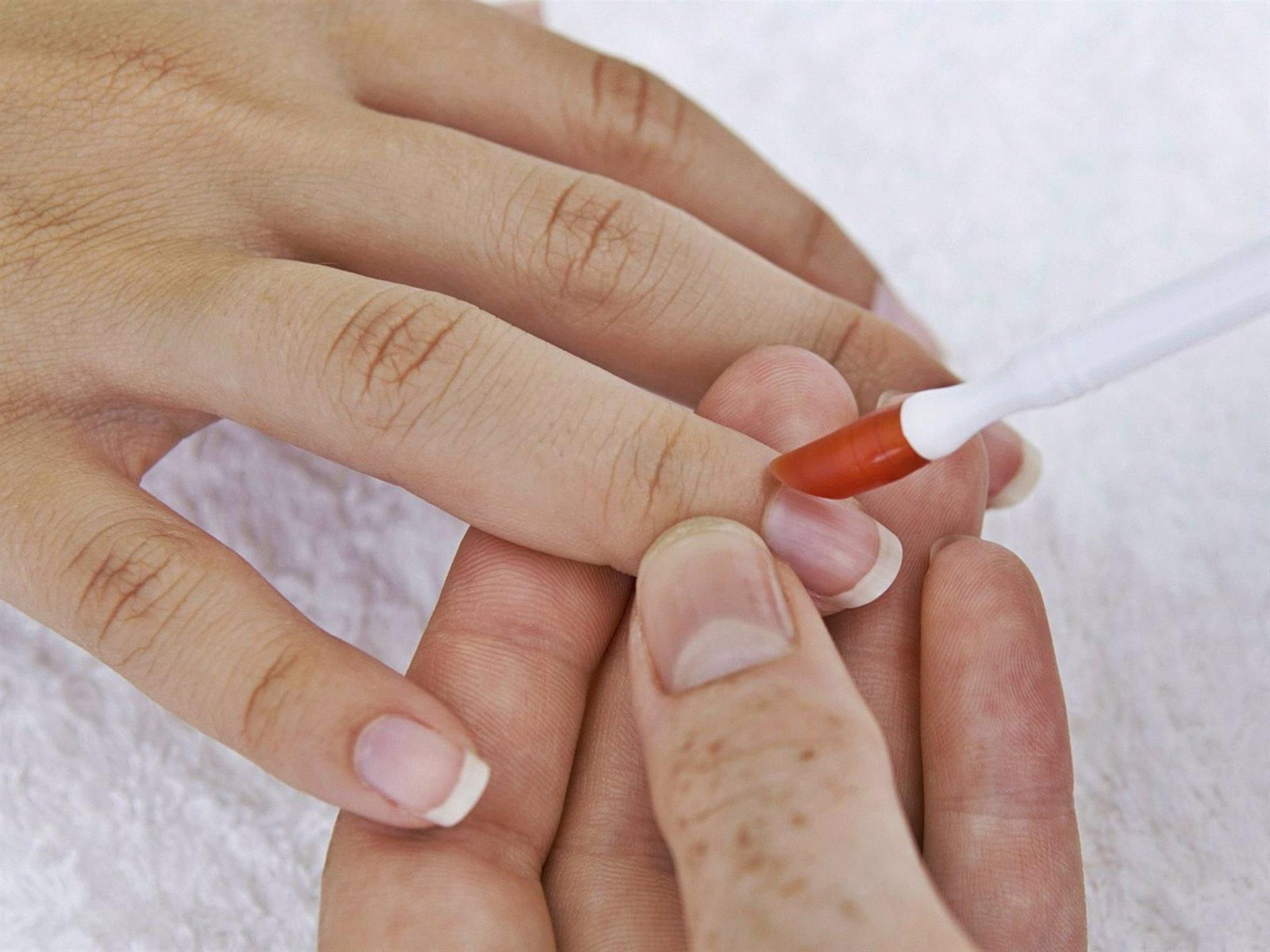 Esteticistas se organizan para ofrecer tratamientos de belleza gratuitos a pacientes oncológicos en Granada