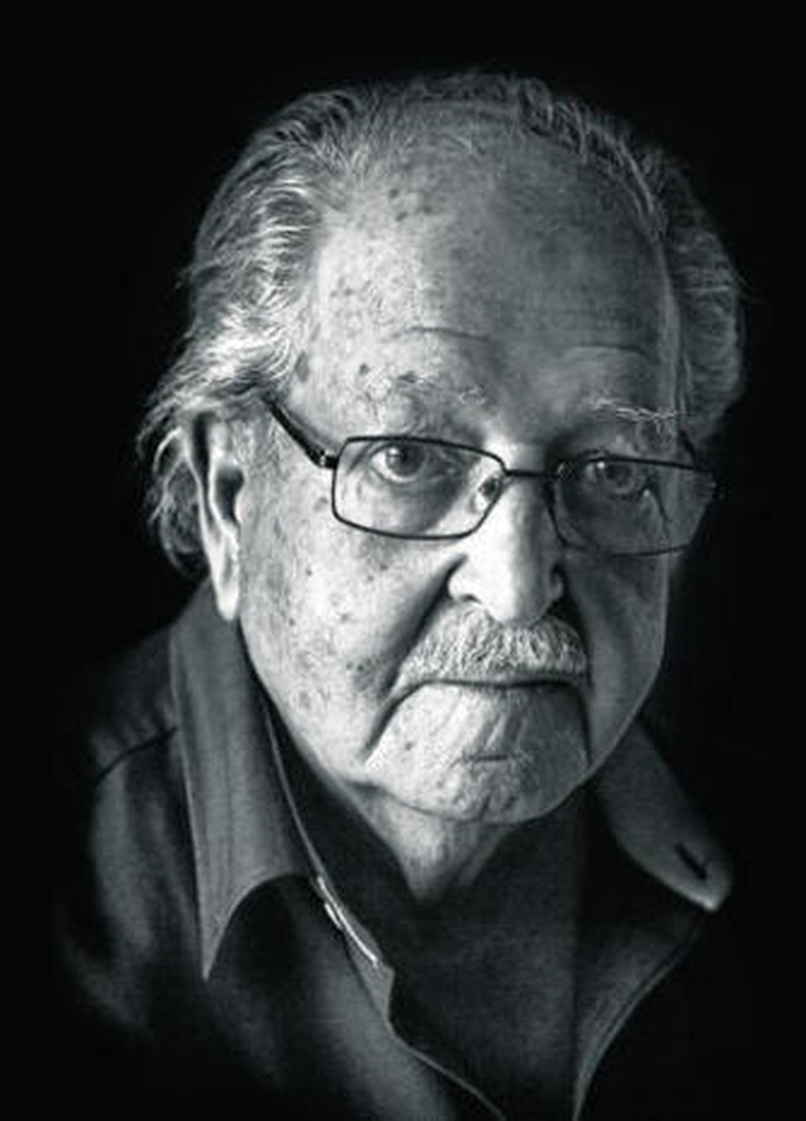 Julio Alfredo Egea, aparte de ser un gran poeta, es una persona excepcional.