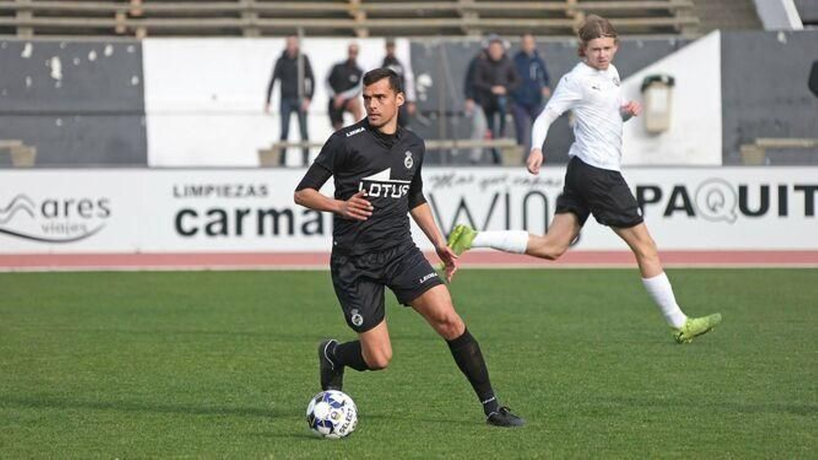 Airam Benito, en su primer amistoso con la Balompédica