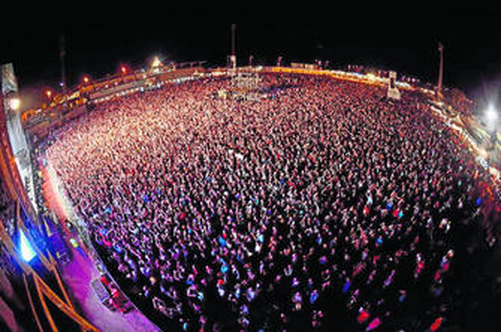 Imagen del público asistente a los conciertos durante el festival celebrado en 2014 en Rota.