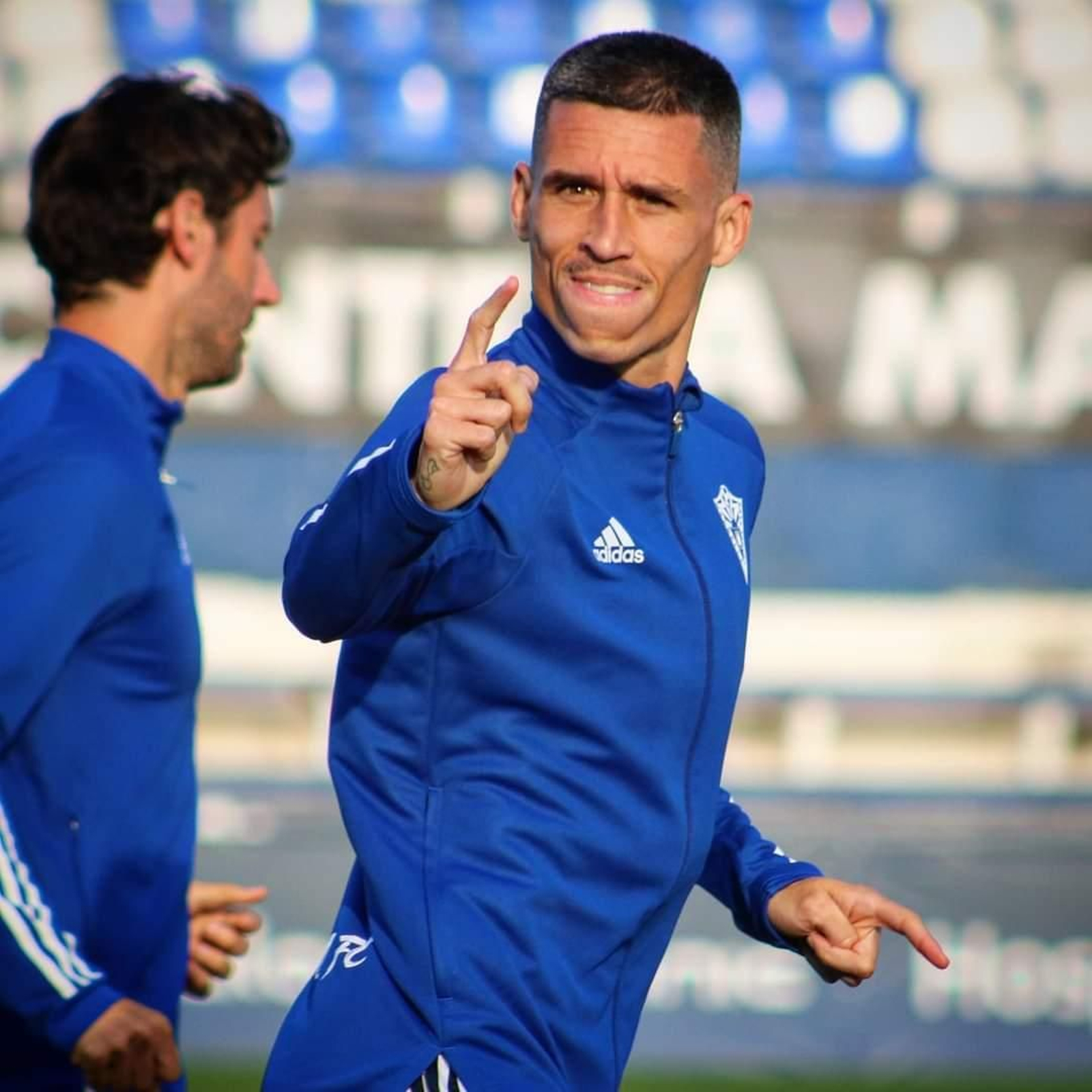 Juanmi Callejón, en un calentamiento.