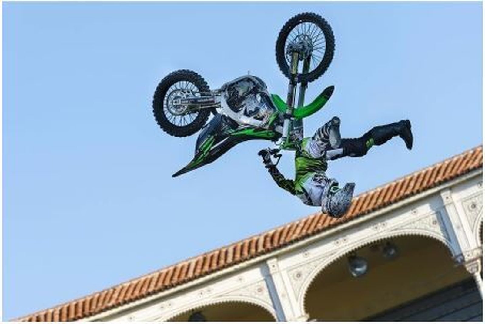 Remi Bizouard, en una de sus acrobacias