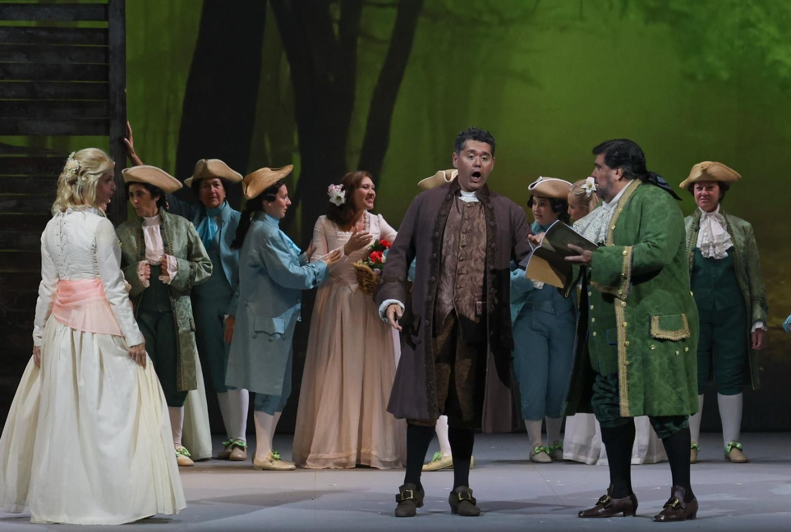 La versión de 'Manon Lescaut' que cierra la temporada lírica del Teatro Cervantes, en fotos