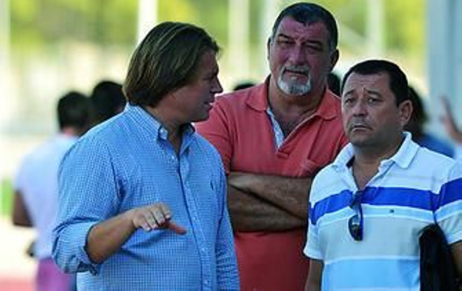 Antúnez, segundo entrenador y el preparador físico, en camino